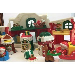 Mattel Fisher Price Little People Santa’s North Pole Cottage 2012 & Village